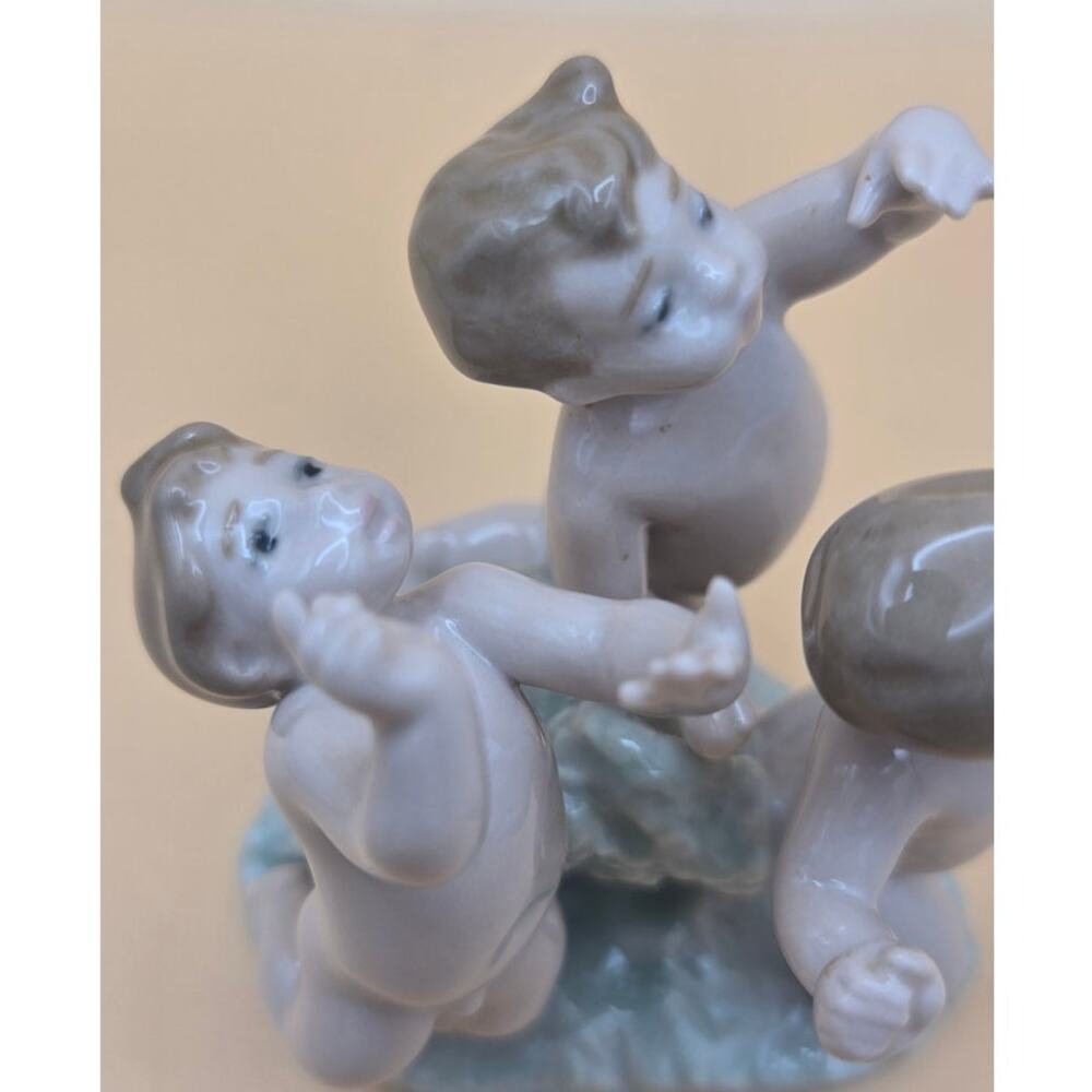 Lladro Porcelain Three Dancing Cherubs # 5804 Spain Figurine - Picture 4 of 10